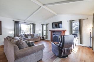 Groveland Home w/ Deck: 2 Mi to Pine Mountain Lake - 7