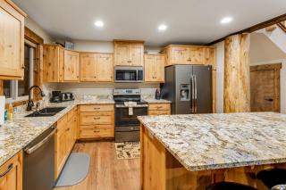 Experience Montana Cabins - Lake View Luxury #7 & Dream Catcher Luxury #8 - Bigfork - 6