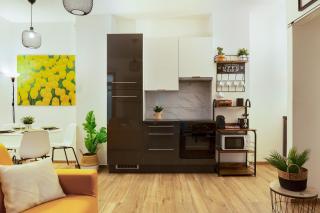 [Como Centro] Proprio dietro l'Angolo - 0