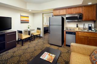 Holiday Inn and Suites Phoenix Airport North by IHG - Phoenix - 4