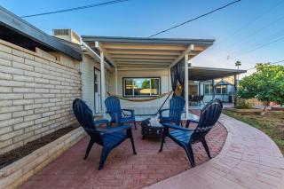 New Stylish Midtown With One Bedroom (Unit D) - 3