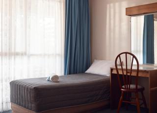 Holiday Lodge Motor Inn - 4
