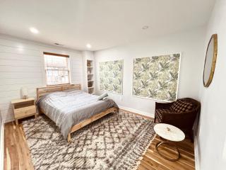 Unique Wildwood 3 BR 1,5 BA Entire House in the Heart of Wildwood! - Wildwood - 4