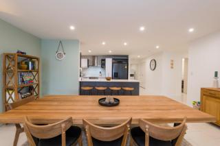 Chilling at the Cayman - 9