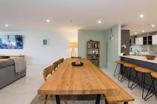 Chilling at the Cayman - 5