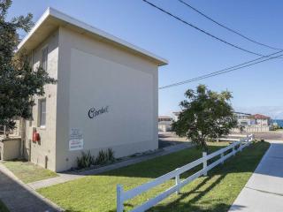 Carousel Apartment 5 - The Entrance - 1