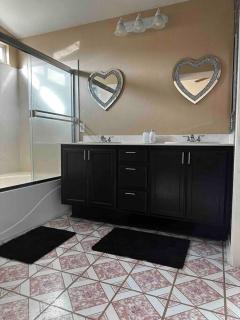 Enchanting 4BR with Rose Garden - Stockton - 9