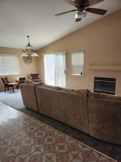 Enchanting 4BR with Rose Garden - Stockton - 6