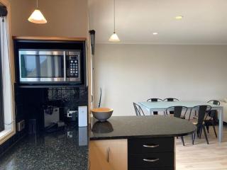 Mount Views from Pacific Ave - 6