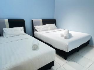 Padang Temu Near TOWN Homestay 9pax @ ExcluSuites Malacca - Malacca - 7
