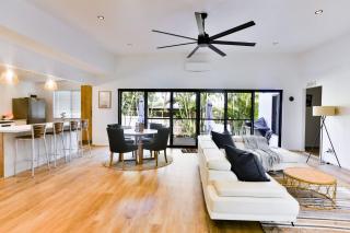 The Ohana Hut - air conditioned walk to beach , cafe - 0