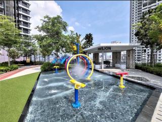 3 Room/3 Queen Bed, Urban Suite Arcade Room #2carpark - Jelutong - 6