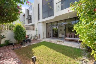 Spacious 3BR Villa Amazonia - Dubai - 2