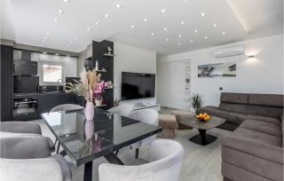 Stunning Apartment In Kastel Luksic - Kaštela - 7