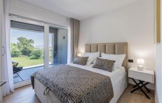 Stunning Apartment In Kastel Luksic - Kaštela - 3