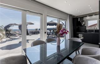 Stunning Apartment In Kastel Luksic - Kaštela - 4
