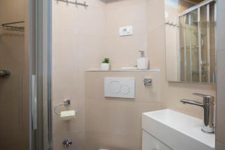 Old Center Cozy Room - 2