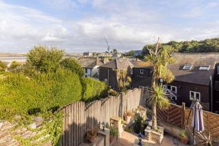 Duke House - Top Floor Apartment - 1 bedroom apartment with Hot Tub - Padstow - 2
