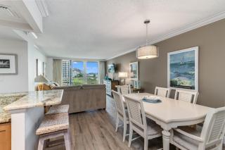 Updated 2 Bed Condo Offering Long Beach Views From Balcony - 4