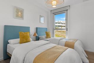Beautiful Penthouse with Large Terrace - Estepona - 2