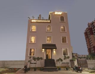 Townhouse Amaraa Hotel Near Phoenix Palassio - Nilmatha - 5