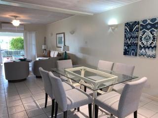 Bay View #7 is a 2-bed, 3,5-bath waterfront townhouse in a gated community, townhouse - 2