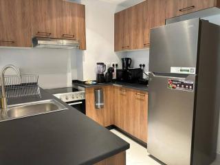 Layover in the Green City 203 Oasis 3 - 6