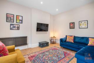 OnSiteStays New Large modern 4 bed, Parking, Wifi, 2 x Bathroom - 8