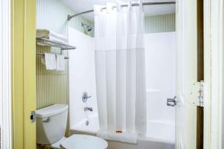 Econo Lodge Huntington - Barboursville University Area - 1