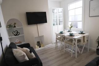 Luxury 4 Bedroom House in Buckinghamshire - 6