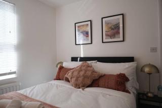 Stylish 4 Bed Home in Aylesbury, Buckinghamshire - Buckinghamshire - 5