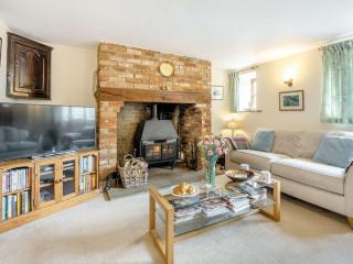 3 bed in Carisbrooke IC037 - Newport - 9