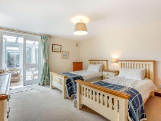 3 bed in Carisbrooke IC037 - Newport - 2