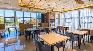 Atour Hotel Weihai City Center - 4