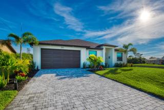 VILLA MODERN TIMES - 4 BEDS - 2 BATHS - 8 GUESTS - WATERVIEW & POOL - INCL. 10% OFF BOAT RENTAL - Cape Coral - 9