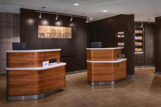 Courtyard by Marriott Mahwah - 8