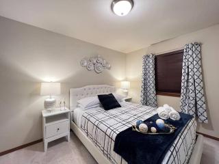 EV2-GRACE VILLA-Many BRs and loft - Everett - 3