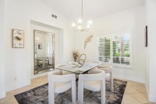 Spa, Fireplace Paradisal Lake LaQuinta Home! - La Quinta - 4