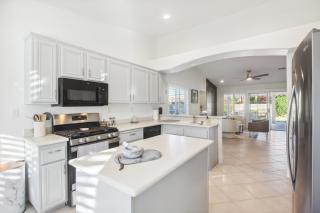 Spa, Fireplace Paradisal Lake LaQuinta Home! - La Quinta - 1