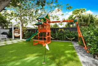 The World Mansion Heated Pool with Mini Golf and Canal View - Tamiami - 1