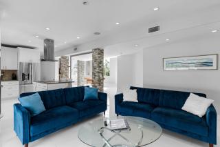 Prestigious Home with Pool - Miami - 3