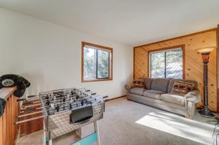 Pet-Friendly Home in Truckee with Balconies and Grill! - Truckee - 7