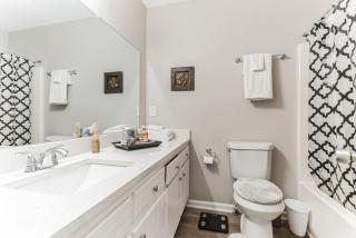 Sunlit Cartersville Cottage - 4