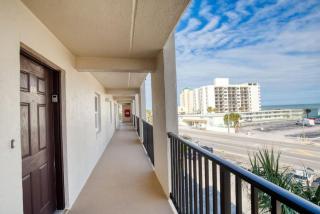 Kings Oasis Oceanview Pool BBQ Grill - Daytona Beach Shores - 8