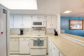 Kings Oasis Oceanview Pool BBQ Grill - Daytona Beach Shores - 5
