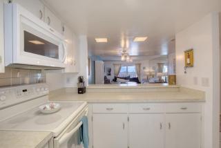 Kings Oasis Oceanview Pool BBQ Grill - Daytona Beach Shores - 4