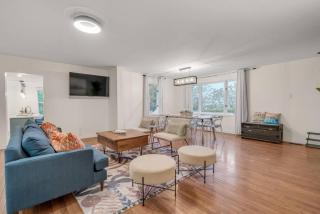 Lakeside Bliss Breathtaking View - 8