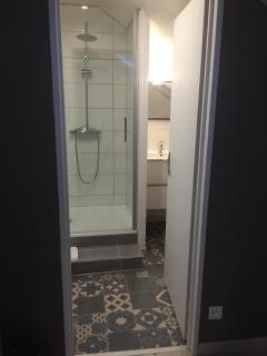 Studio, étage 3, spacieux refait à neuf - Belfort - 2