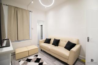Newly Launched Two Bedroom Apartment By Den Accommodation Short Lets & Serviced Accommodation With Garden - Londra - 9