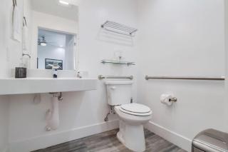 Park Blvd Paradise 301 - ADA compliant with a Spa - San Diego - 3
